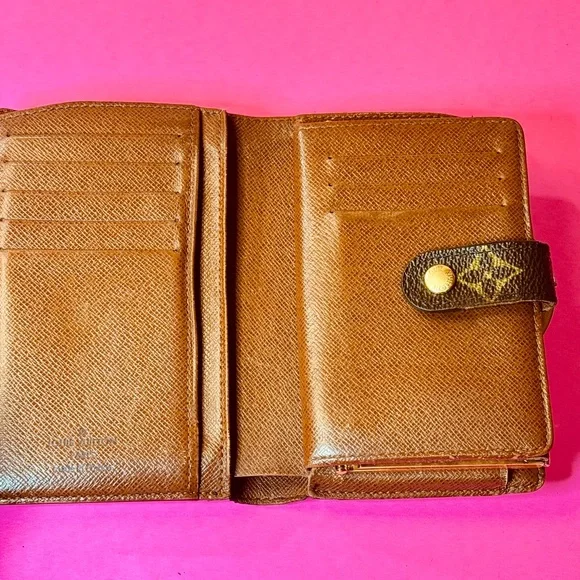 Louis Vuitton the Kisslock Brown Monograms Wallet - Picture 3 of 13
